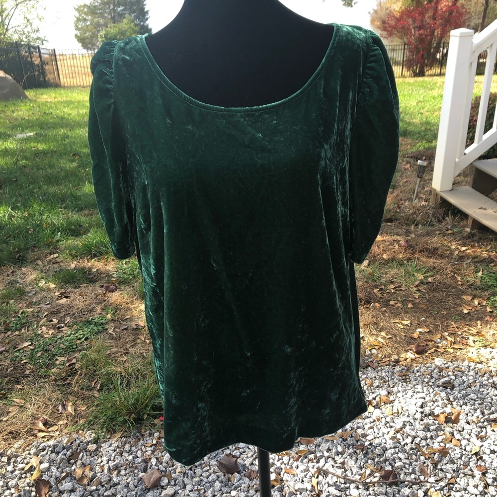 Tabloids Velvet blouse